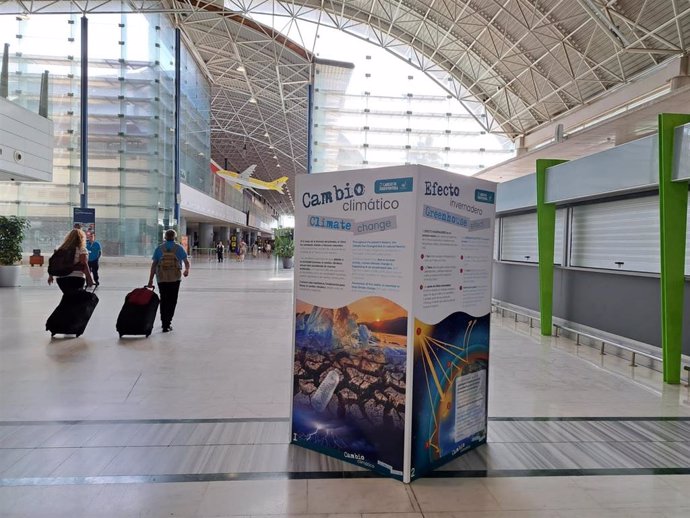 El Aeropuerto de Fuerteventura acoge hasta final de mes una exposición sobre los efectos de cambio climático