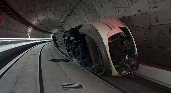 Interrumpida la circulación de trenes en el túnel de AVE que une las estaciones de Atocha y Chamartín.