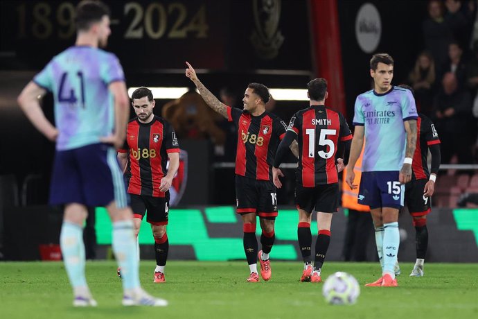 Fútbol/Premier.- (Crónica) Iraola acaba con el invicto de Arteta y un Arsenal con diez