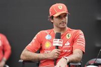 Sainz: "Te diviertes, pero lo último que quieres es llevarte puesto a Leclerc"