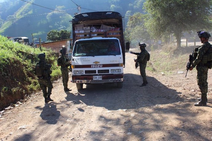 Militares colombianos en un control (archivo)