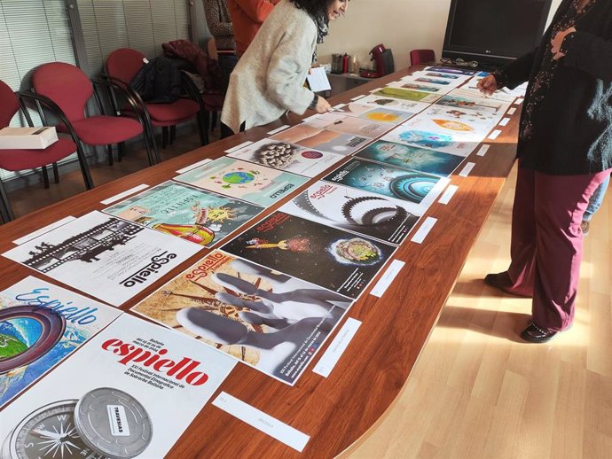 Muestra de carteles del Festival Espiello.