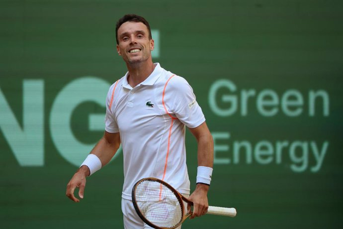 Archivo - Tenis.-El tenista español Roberto Bautista conquista en Amberes su primer título en dos años