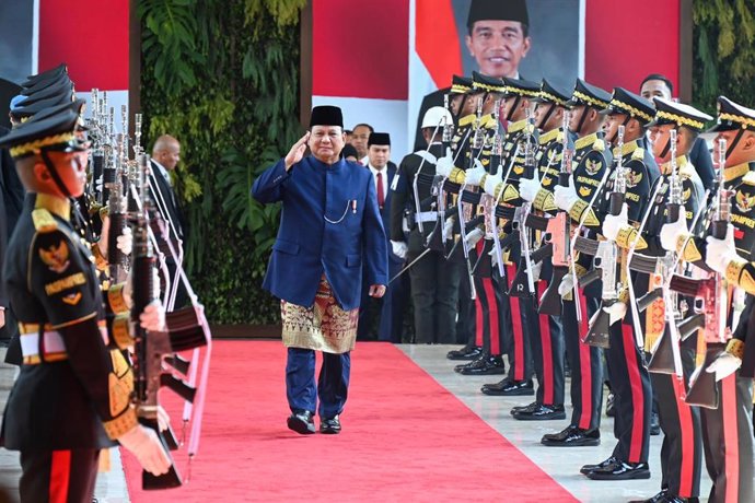 JAKARTA, Oct. 20, 2024  -- Indonesian President Prabowo Subianto arrives at the parliament building to attend the presidential inauguration ceremony in Jakarta, Indonesia, Oct. 20, 2024.   Indonesia's former army general, Prabowo Subianto, was sworn in as