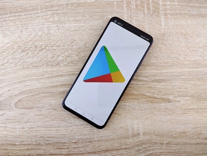 Latam.-Portaltic.-Google consigue pausar temporalmente la sentencia que obliga a abrir la Play Store a tiendas de terceros en EEUU