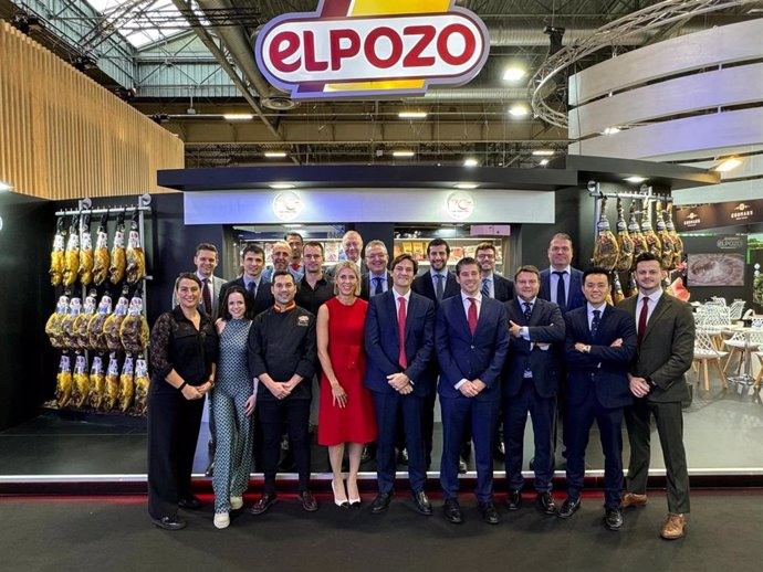 Equipo comercial de ElPozo Alimentación en SIAL París 2024