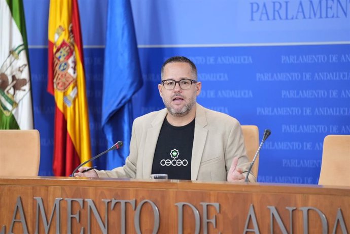 El portavoz de Grupo Mixto-Adelante Andalucía en el Parlamento, José Ignacio García, en rueda de prensa. (Foto de archivo).