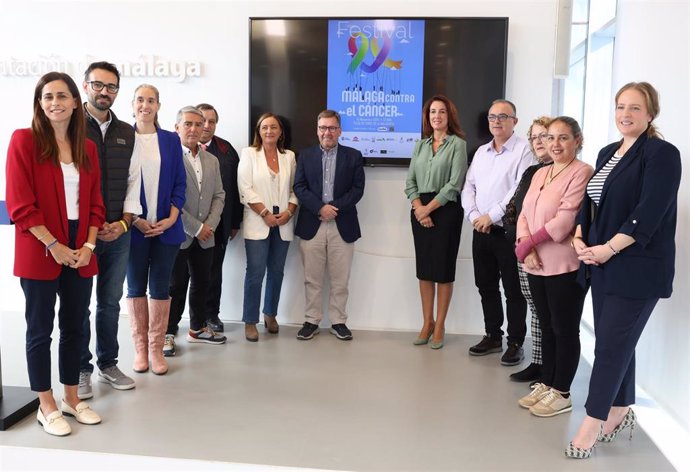 A vicepresidenta de Ciudadanía y Equilibrio Territorial de la Diputación, Antonia Ledesma, presenta el festival solidario de música 'Málaga contra el cáncer', organizado por la Agrupación Unidos contra el cáncer