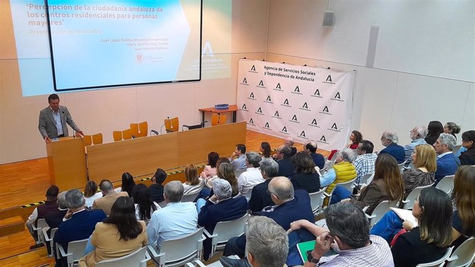 Presentación del estudio de la Fundación Pública Centro de Estudios Andaluces (Centra)  sobre la percepción de la ciudadanía de los centros residenciales para personas mayores en Andalucía.