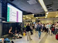 Mazón lamenta que el "déficit ferroviario" se "cebe una vez más con la Comunitat" y lo achaca a la "incompetencia"