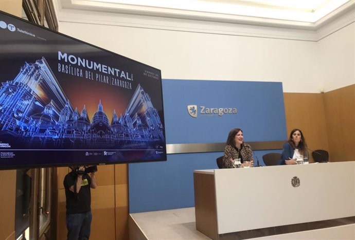 La consejera municipal de Educación, Cultura y Turismo del Ayuntamiento de Zaragoza, Sara Fernández, dan a conocer los último detalles de este espectáculo Monumental Tour