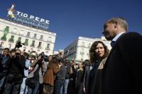 Ayuso dice que reunirse con Sánchez "no sirve para nada", que comunicó al PP su decisión y que respeta a los que acuden