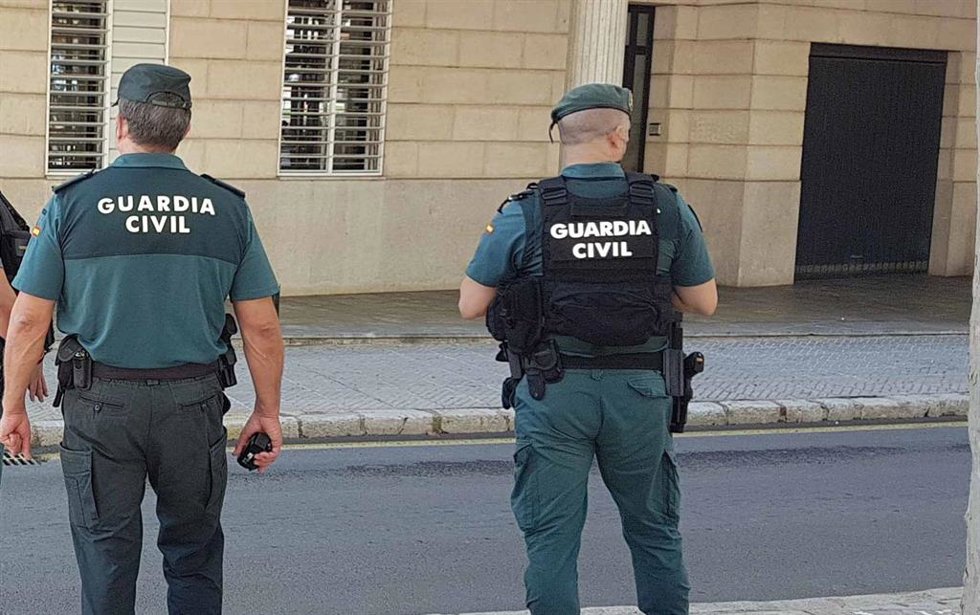 Archivo - Agentes de la Guardia Civil 