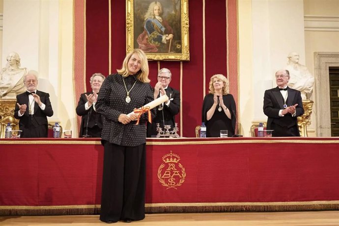 Patricia Urquiola ha ingresado en la Real Academia de Bellas Artes de San Fernando con el discurso 'Stanza abierta. Identidad e hibridación'.