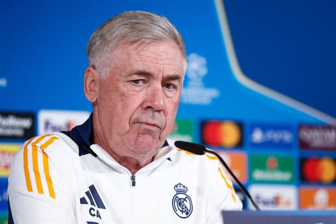 Archivo - El entrenador del Real Madrid, Carlo Ancelotti, en rueda de prensa.