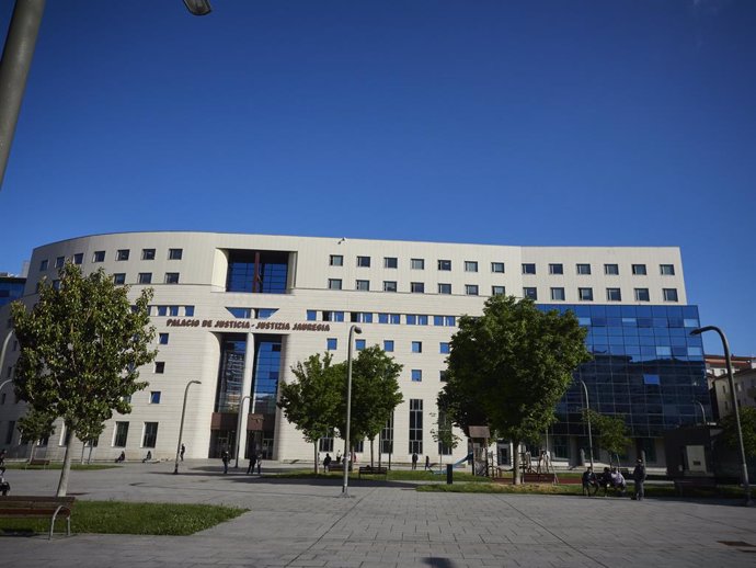 Archivo - Fachada del Palacio de Justicia de Pamplona, a 10 de mayo de 2021, en Pamplona, Navarra, (España).