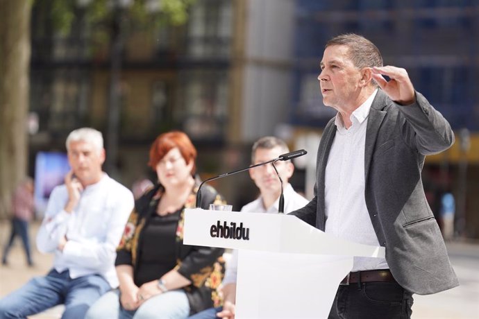 Archivo - El coordinador general de EH Bildu, Arnaldo Otegi, en un acto político en Bilbao