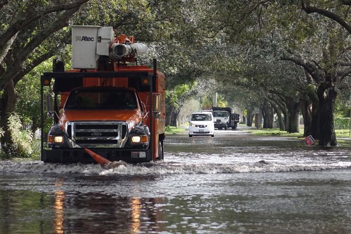 Archivo - November 9, 2020, Plantation, FL, USA: Flooding in Plantation just north of Broward Blvd. in the area of NW 46th Ave. on Monday, November 9, 2020. Tropical Storm Eta brought heavy rain and high winds to South Florida.