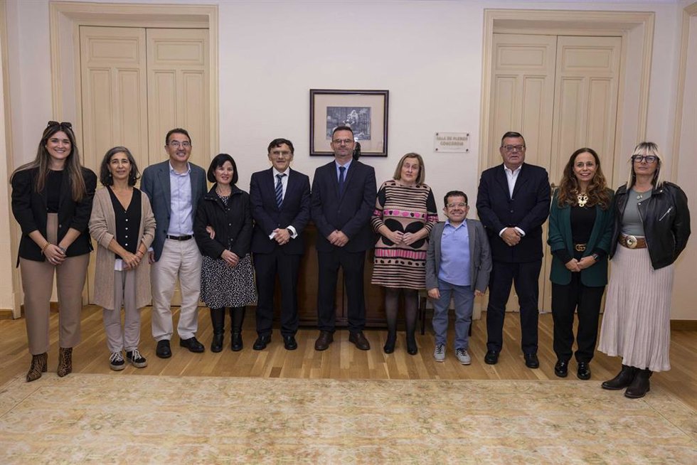 Fundación ONCE y CNSE se unen para facilitar la inserción social de las personas con sordoceguera