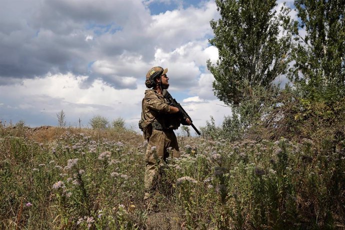 Archivo - Un militar ucraniano en Donetsk