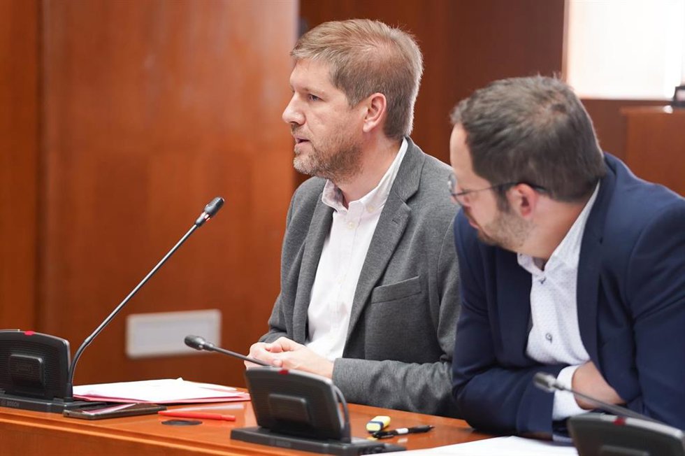 Los diputados del PSOE Marcel Iglesias y Ángel Peralta.