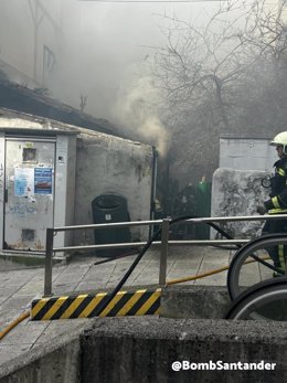 Se incendian unos bajos anexos a viviendas la calle Vista Alegre de Santander