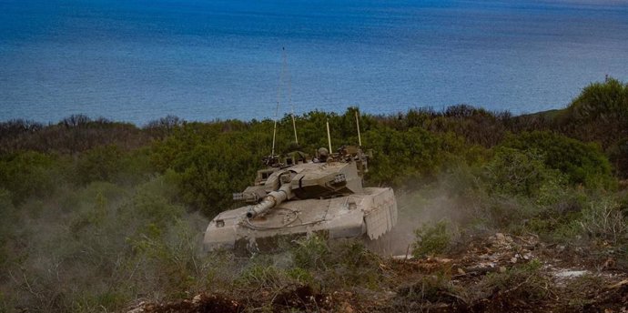 Carro de combate israelí en Líbano