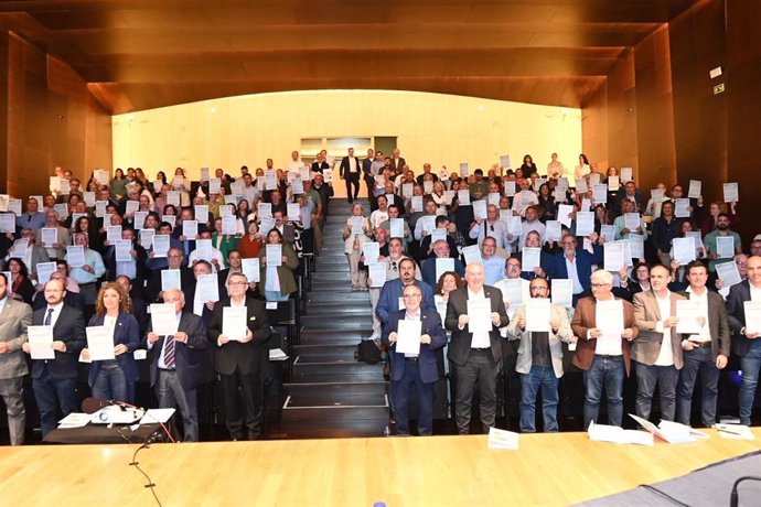 Asistentes al II Encuentro Ibérico “Por el inicio de las obras de la autovía de Moraleja a Castelo Branco. Uniendo Territorios Y CONSTRUYENDO FUTURO”,