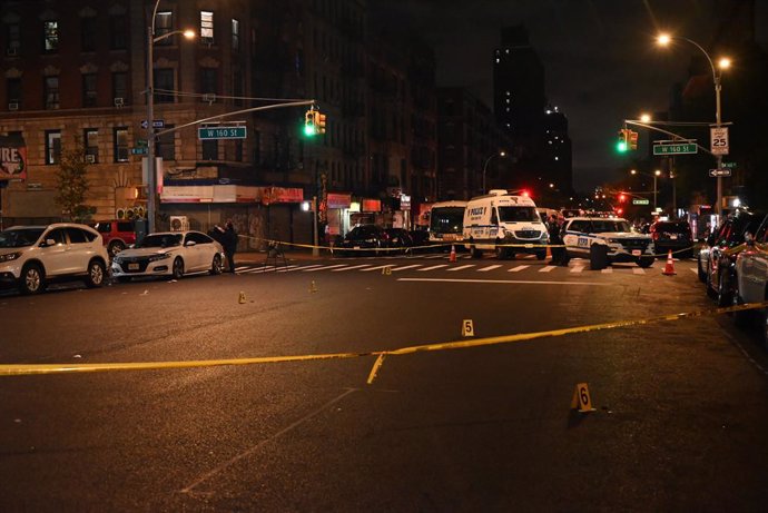 October 2, 2024, Manhattan, New York, Usa: (NEW) Two men shot, one man killed in the Washington Heights section of Manhattan, New York. October 2, 2024, Manhattan, New York, USA: Wednesday morning at approximately 12:05 a.m., on West 160 Street and Amster