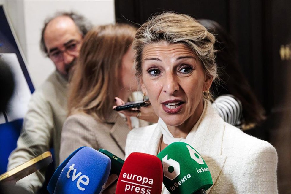 La ministra de Trabajo y Economía Social, Yolanda Díaz, durante un desayuno informativo organizado por Nueva Economía Fórum y protagonizado por el secretario general de CCOO, Unai Sordo, en el Hotel Mandarin Oriental Ritz, a 21 de octubre de 2024, en Ma