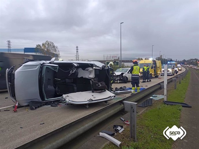 Accidente de tráfico en la A-64 a su paso por Siero.