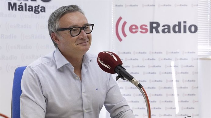 El portavoz de Vox en Andalucía, Manuel Gavira, durante una entrevista radiofónica.