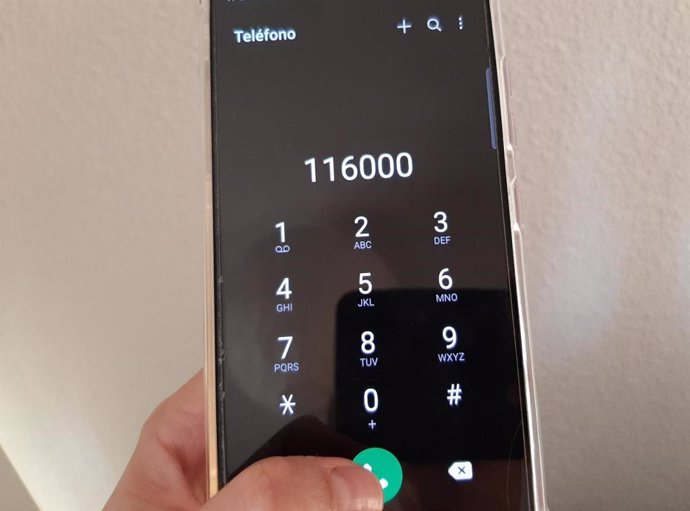 Archivo - Llamada al 116000, el teléfono de menores desaparecidos.