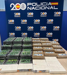 Hallan una furgoneta que ocultraba 160 kilos de cocaína en un polígono industrial de Fuencarral