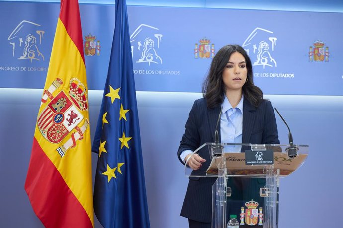 La portavoz de VOX en el Congreso, Pepa Millán, durante una rueda de prensa anterior a la reunión de la Junta de Portavoces, en el Congreso de los Diputados, a 22 de octubre de 2024, en Madrid (España).