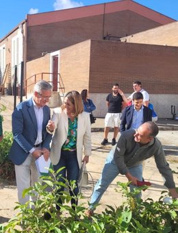 Visita de los delegados territoriales al IES Flavio Irnitano de El Saucejo.