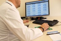 Salud reduce "excepcionalmente" a tres las comisiones de valoración de la carrera ante la "participación masiva"