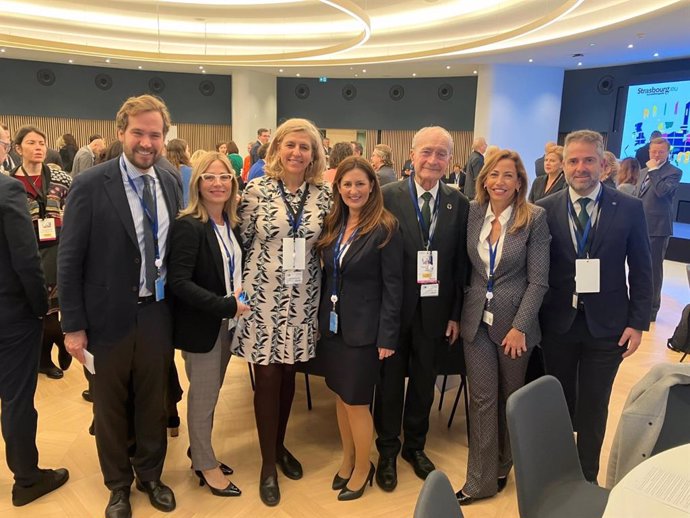 La alcaldesa de Zaragoza, Natalia Chueca en la sede del Parlamento Europeo en Estrasburgo (Francia)