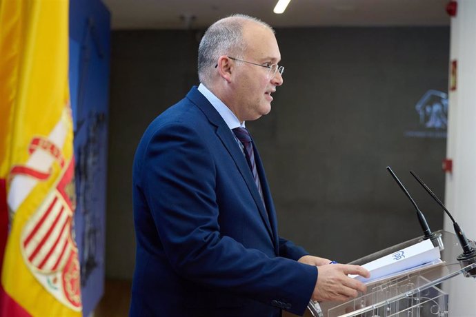 El portavoz del PP en el Congreso, Miguel Tellado, durante una rueda de prensa posterior a la reunión de la Junta de Portavoces, en el Congreso de los Diputados, a 22 de octubre de 2024, en Madrid (España).