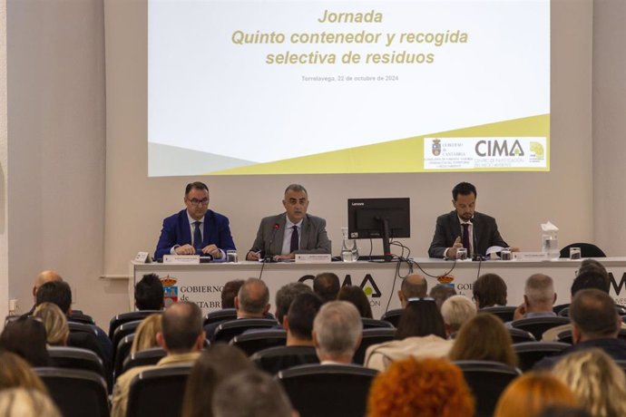 El consejero de Fomento, Vivienda, Ordenación del Territorio y Medio Ambiente, Roberto Media, participa en la Jornada sobre Residuos con la Red de Sostenibilidad en el CIMA