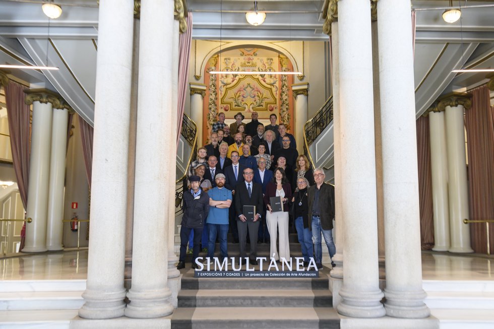 Afundación presenta 'Simultánea, el catálogo', que reproduce las obras de la exposición homónima por su 10 aniversario.