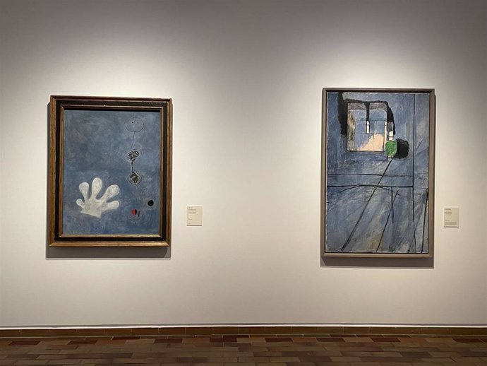 Exposición 'MiróMatisse. Más allá de las imágenes' en la Fundació Miró, con la obra 'El guante blanco' de Miró y 'Vista de Notre-Dame' de Matisse