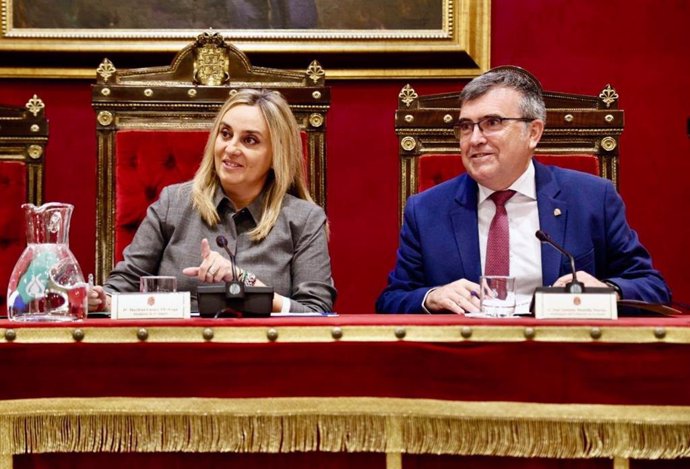 La alcaldesa de Granada, Marifrán Carazo, y el subdelegado del Gobierno en la provincia, José Antonio Montilla