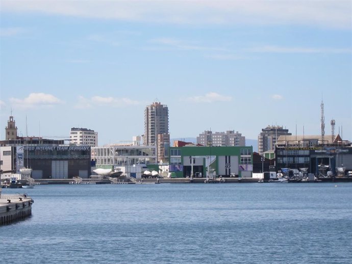 Archivo - Imagen de la Marina Real con algunas de las bases usadas para la America's Cup