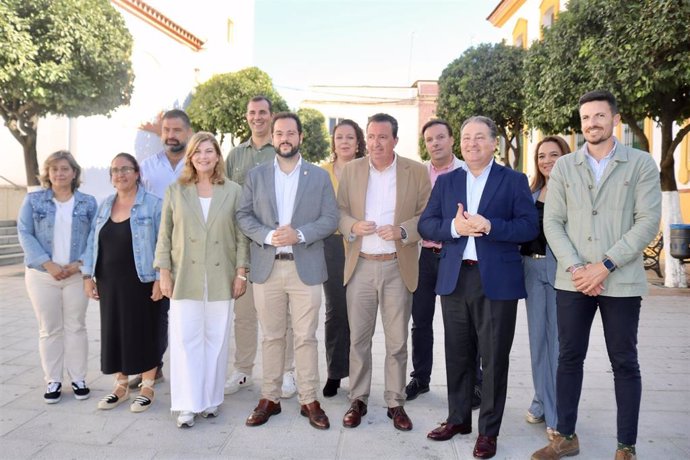 Encuentro comarcal con los alcaldes populares del Área Metropolitana.