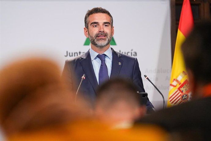 El consejero de Agricultura, Ramón Fernández-Pacheco, este martes en la rueda de prensa del Consejo de Gobierno. 