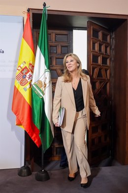 La consejera de Economía, Hacienda y Fondos Europeos y portavoz del Gobierno andaluz, Carolina España, durante la rueda de prensa.