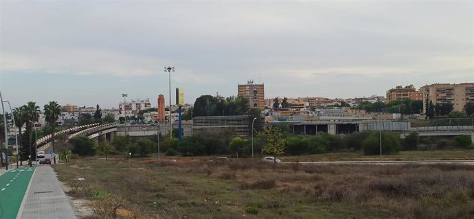 Franja de terreno que separa Tomares y San Juan