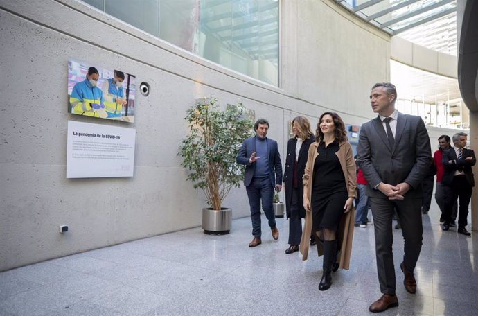 Archivo - (I-D) El director de emergencias y seguridad Madrid 112, Pedro Ruiz;la alcaldesa de Pozuelo, Paloma Tejero; la presidenta de la Comunidad de Madrid, Isabel Díaz Ayuso y el consejero de Medio Ambiente de la CAM, Carlos Novillo, durante su visita 