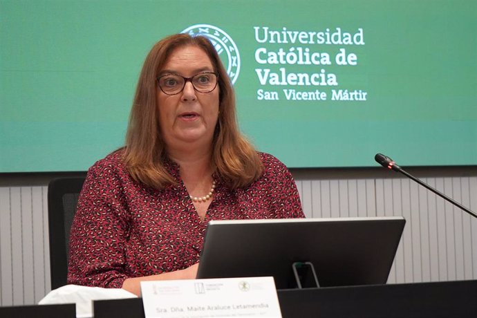 La presidenta de la Asociación de Víctimas del Terrorismo, Maite  Araluce, participa en una jornada celebrada en la UCV